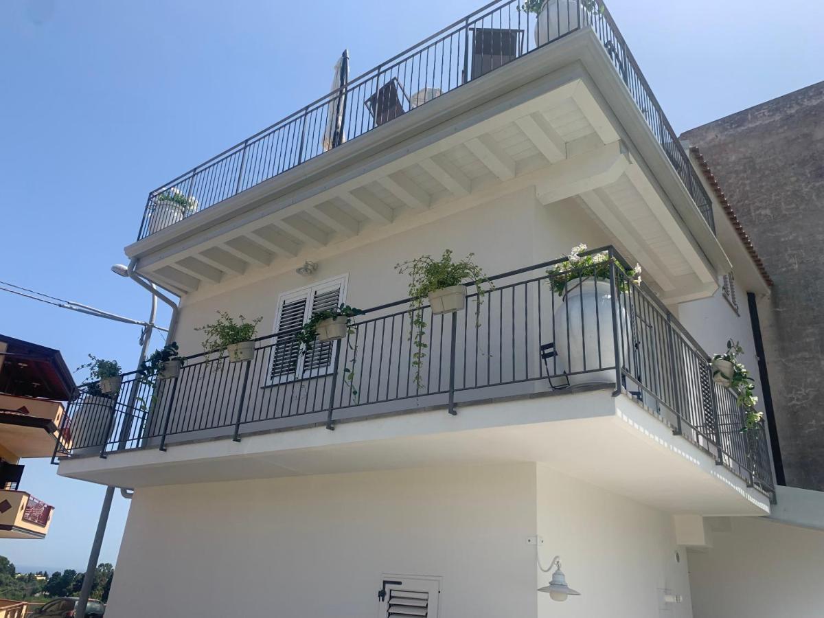 Il Fiore Bianco Capo dʼOrlando Exteriör bild